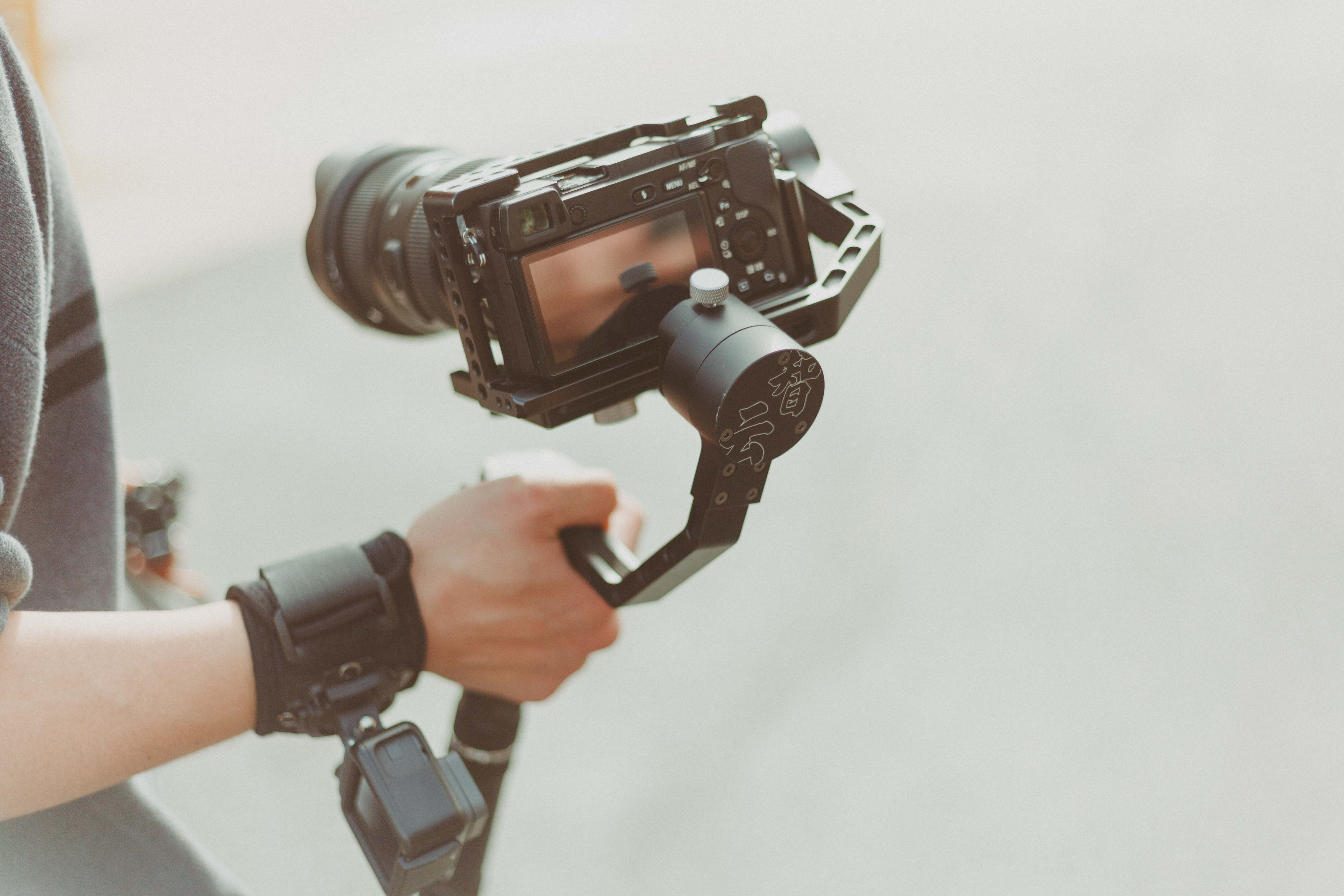 How to record videos with DSLR cameras
